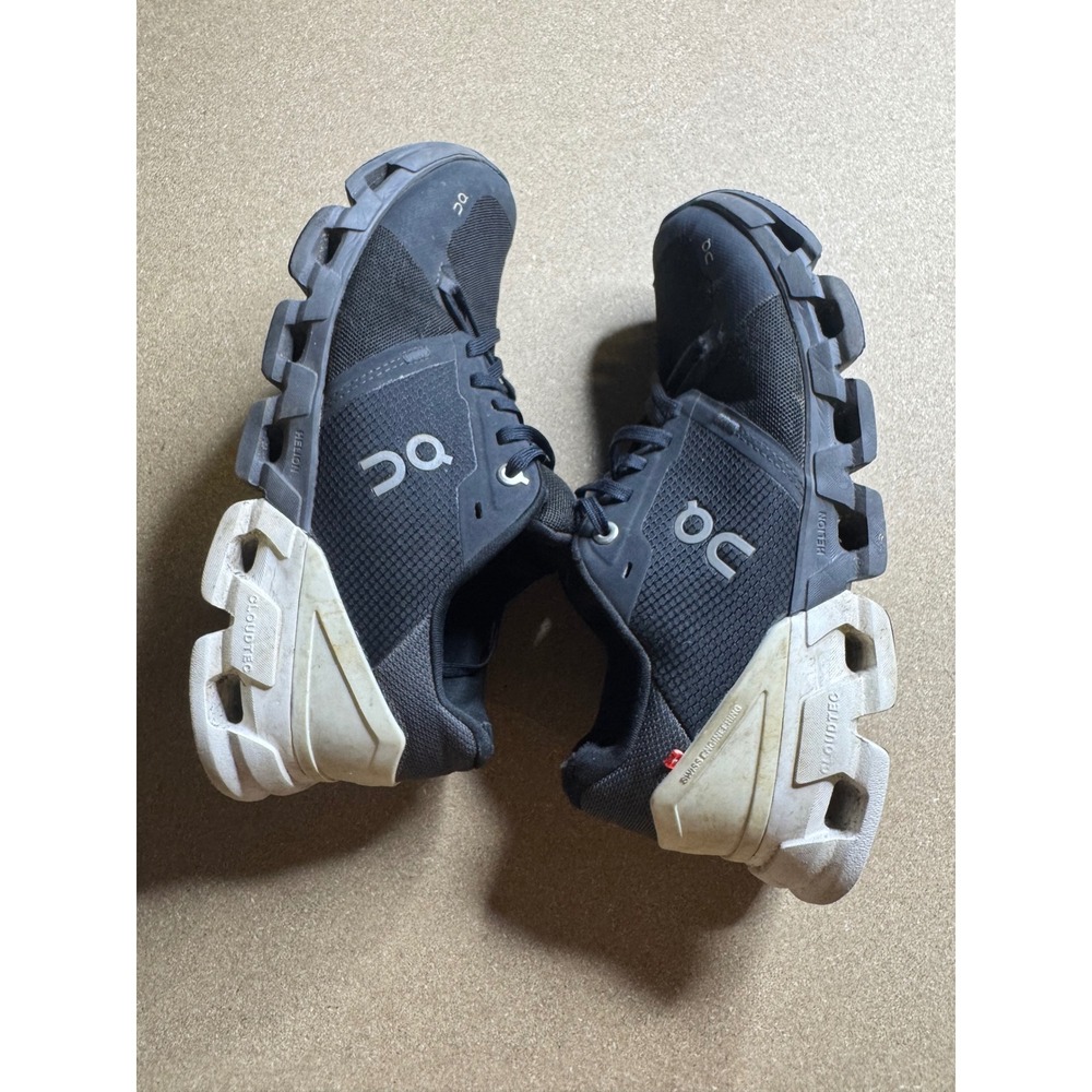 On Cloudflyer Womens Running Shoes Black White 81.98863‎ Size 8.5 USW